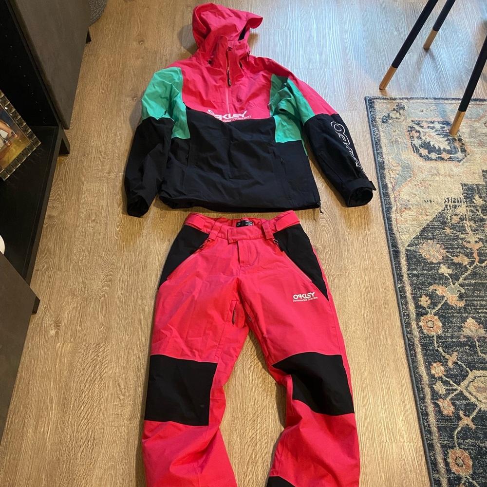 Oakley thermonuclear protection snow suit
